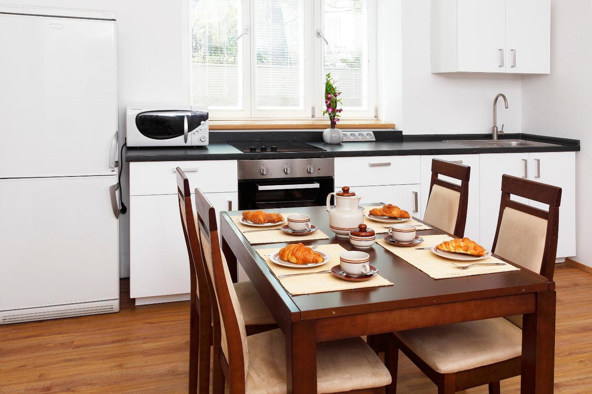 Villa Z - Apartment With Private Parking Бърно Екстериор снимка